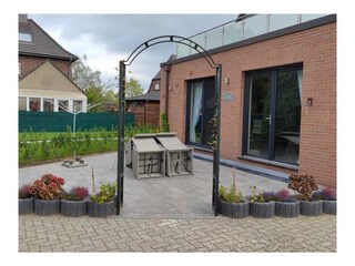 Eingang Fewo Gartenzauber über die Terrasse