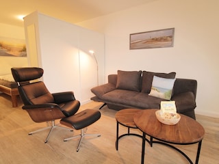 gemütlicher Sessel + Sofa