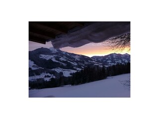 Sonnenaufgang über dem Skigebiet