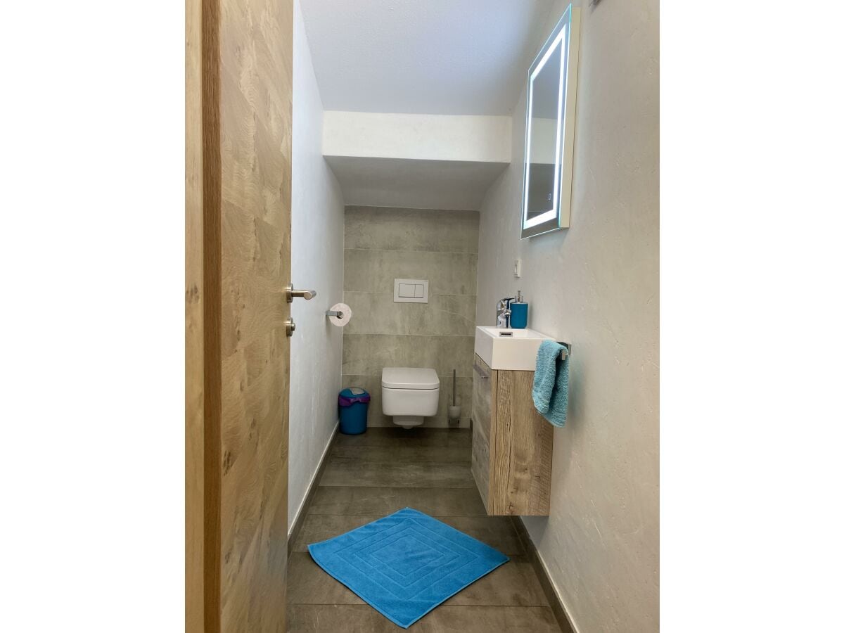 7A67561B-8B2D-48DC-B247-2C6D2717BCFD