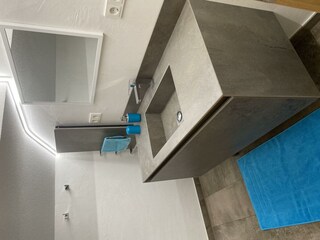 932698AB-AB33-436F-B0A2-EF7F27104EF7