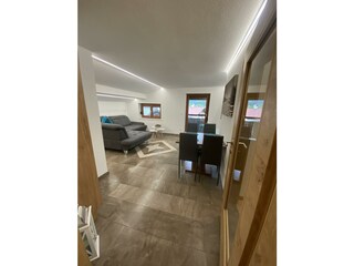 A09650E7-D1D7-4DE6-B3E3-8AC1DD851816