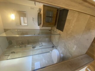 4C3CCDB2-C507-456E-867C-EBD5452AB7FF