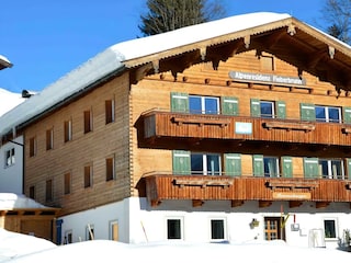 Winteransicht Alpenresidenz Fieberbrunn
