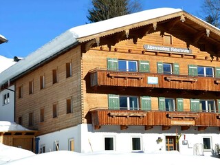 Winteransicht Alpenresidenz Fieberbrunn