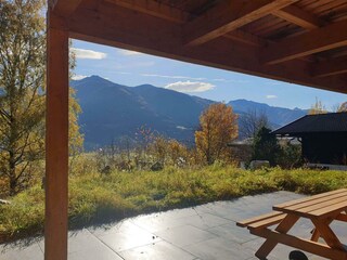 Möblierte Sonnenterrasse