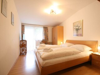 Doppelzimmer mit Ausganzg zum Balkon, Top 3