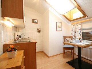 Kochnische mit Tisch, Top 4