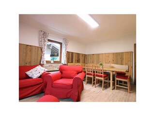 Wohnzimmer mit Essecke