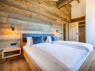 Schlafzimmer mit Bett