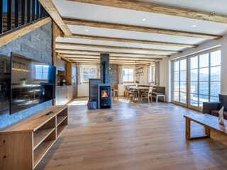 Wohnküche mit Couch