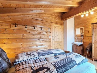 Doppelzimmer mit Waschbecken