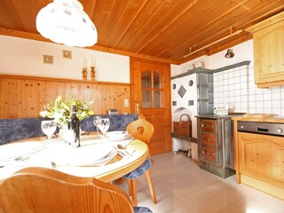 Küche mit Holzofen
