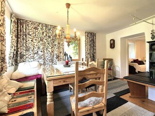 Stube mit Kachelofen