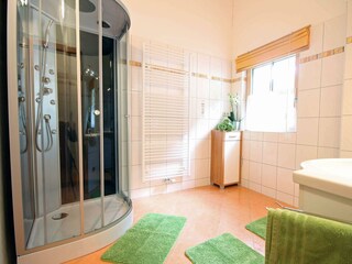 Bad mit Dusche