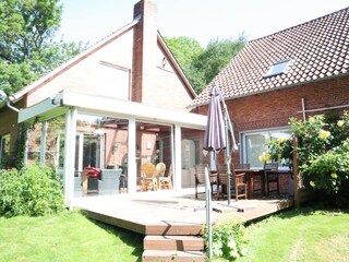 Terrasse mit Wintergarten