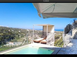 Video ansehen auf YouTube" Vara house on the rocks"