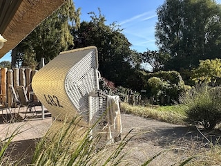 große sichtgeschützte Terrasse :D