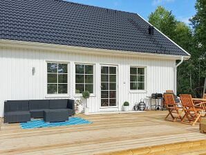 Holiday house 4 Personen Ferienhaus in NORRTÄLJE - raefsnaes - image1