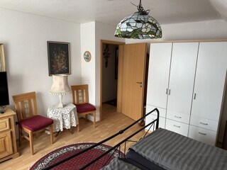 Schlafzimmer 1