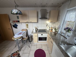 Voll ausgestatte Küche