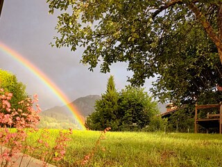 Blick auf den Grünten mit Regenbogen