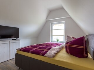 Schlafzimmer im DG FeWo Hiddenseeblick