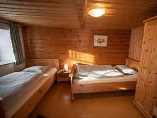 2. Schlafzimmer