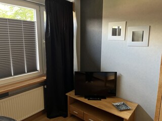 2. Schlafzimmer oben Fernseher