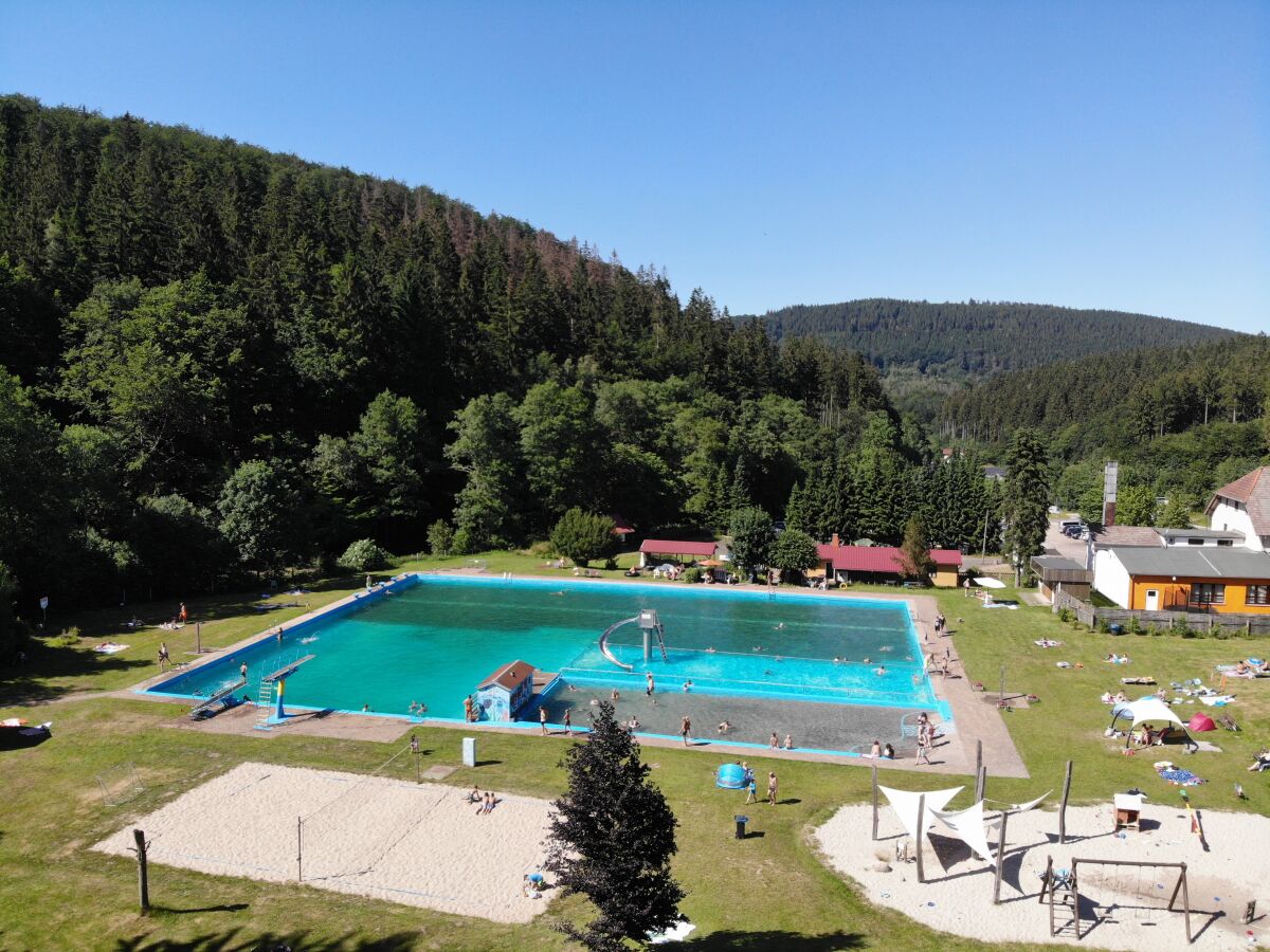 Freibad von Ruhla (direkt neben den Ferienhäusern)