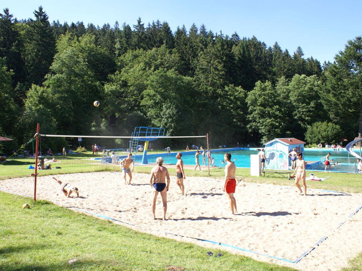 Freibad von Ruhla (direkt neben den Ferienhäusern)