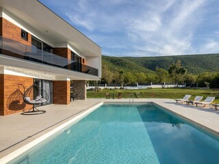 Villa Sinj Buitenaudio-opname 2