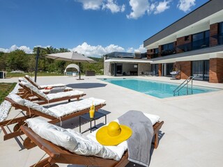 Villa Sinj Buitenaudio-opname 15