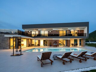 Villa Sinj Buitenaudio-opname 8