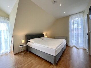 Schlafzimmer 1