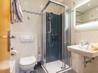 Badezimmer 2