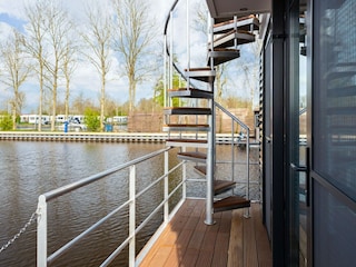 House boat Uitwellingerga Environment 22
