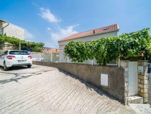 Apartment Guest House Vulic - Double Room with Balcony and Shared Bathroom - Mokošica - image1