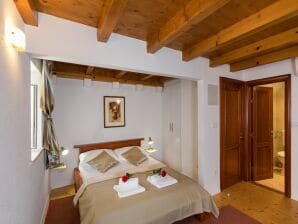 Apartments Ivana Old Town -Superior Studio - APT2