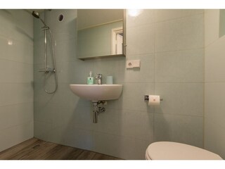 Appartement Vrouwenpolder Équipement 17