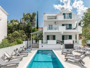 Apartment in Slatine near the Sea beach - Arbanija - image1