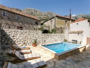 Traditionelle Poolvilla in Gruda - Mihanići - image1
