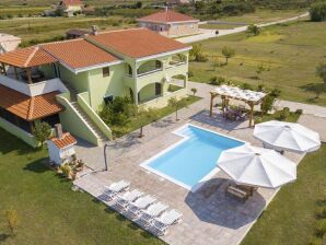 Apartment Entzückende Wohnung mit Swimmingpool und Terrasse - Ljubac - image1