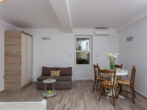 Appartement Apartments Anka- Studio Apartment with Balcony - Brsecine - image1