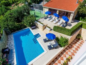 Villa Mateo - 3 Bed Apt with Terrace&Private Pool