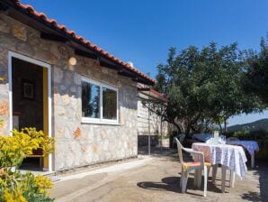 caravan: caravan Guest House Simunovic - Studio Apartment with Terrace - Suđurađ - image1