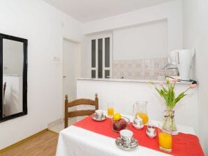 Apartamento Guesthouse Home Sweet Home- Superior Studio with Balcony and Sea View - 2 - Dubrovnik - image1