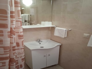 Apartment Suđurađ Ausstattung 8