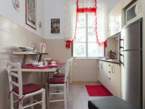 Villa Iveta - Two-Bedroom Apartment with Terrace and Sea View (Nikša)