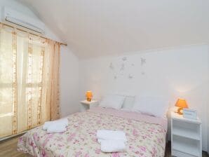 caravan: caravan Guest House Daniela - Double Room with Terrace and Sea View - SOBA 8 - Mlini - image1